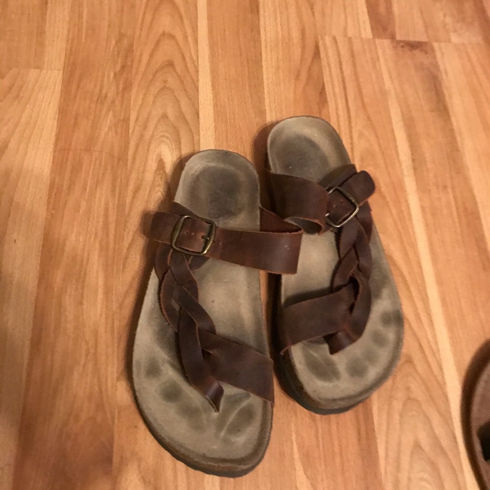 Brown Sandles